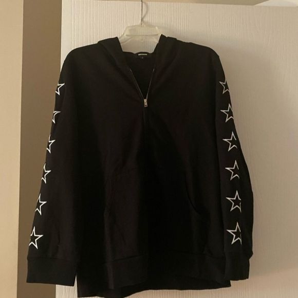 Monrow Tops - Monrow hoodie embroidered Stars